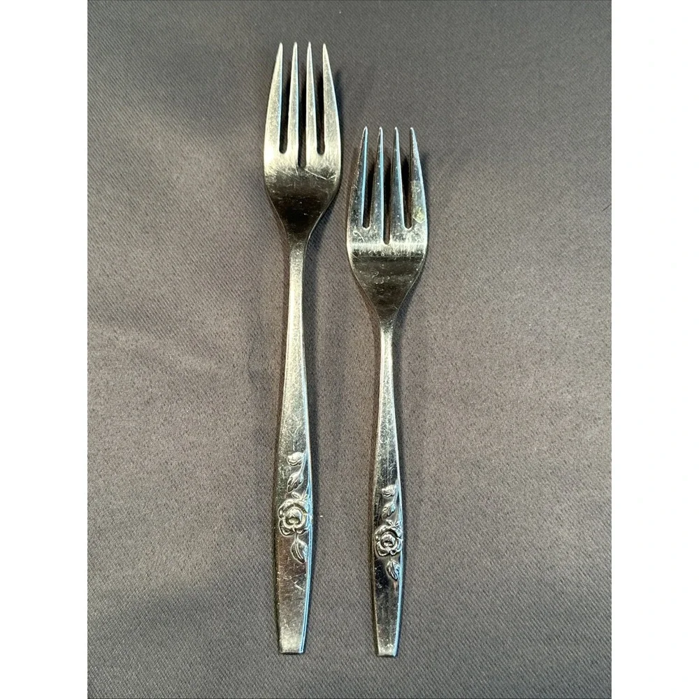 Vtg Oneida Our Rose SSS Stainless Flatware 20 Pc Set Fork Spoon Knife Silverware